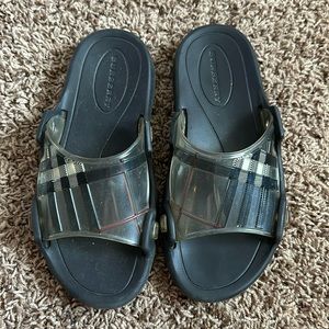 Burberry clear striped pool slides🔥